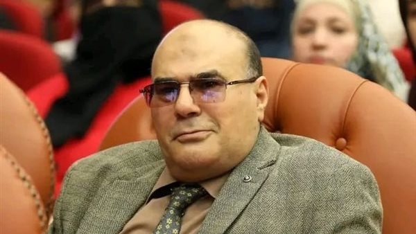 الدكتور غانم السعيد
