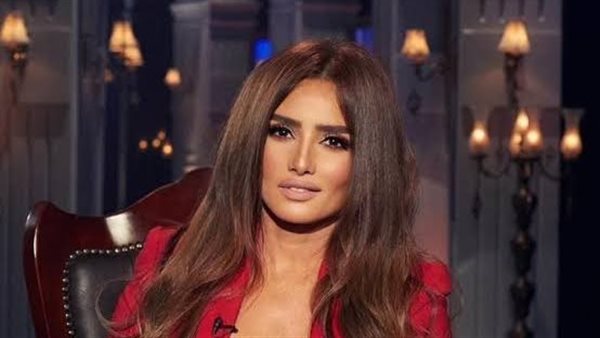 إصابة نجل الفنانة زينة في هجوم كلب شرس