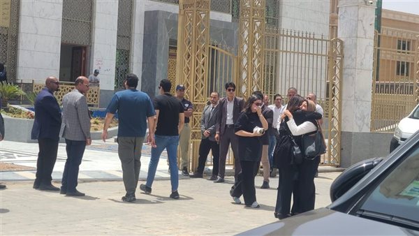 تشييع جنازة حفيد نوال الدجوي من مسجدها بالجامعة