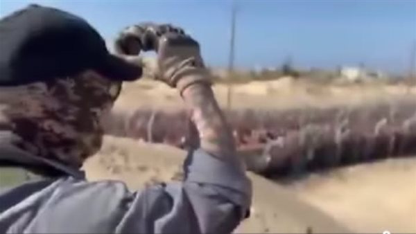 عنصر أمريكي أثناء توزيع المساعدات في رفح 