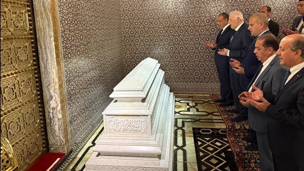 وزير الخارجية بدر عبد العاطي يزور ضريح ملكي المغرب الراحلين 