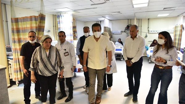 وزير الصحة يتفقد مستشفى وادي النطرون ونقاط الإسعاف