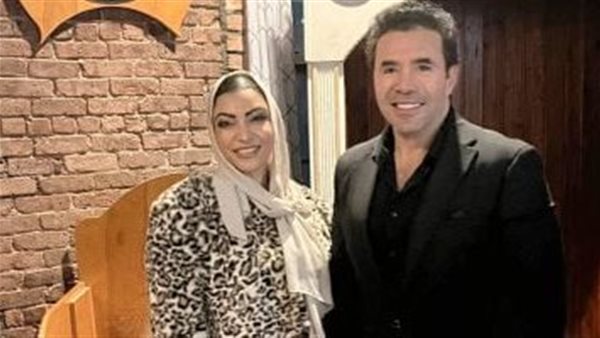 رامي وحيد وزوجته 