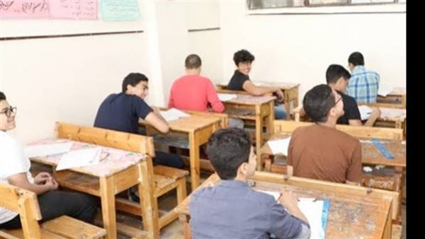 تسريب امتحان الشهادة الإعدادية بعد دقائق من بدايته