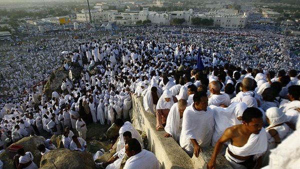 الأعمال المستحبة يوم عرفة، هل يجوز الدعاء على أحد؟