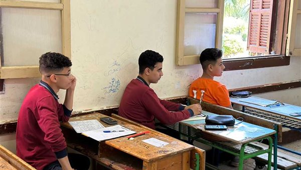 موعد استئناف امتحانات الدبلومات الفنية، التعليم توضح