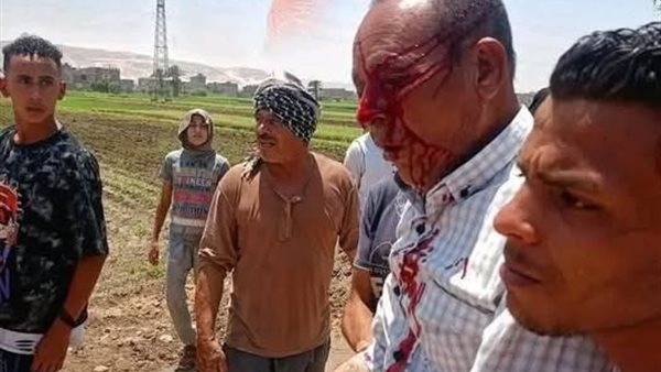 وزير الزراعة يطمئن على مسؤول حماية الأراضي بسوهاج