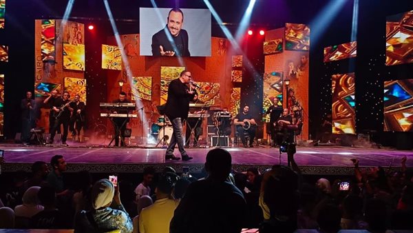 نوستالجيا ٩٠/٨٠" وهشام عباس يشعلان حفل عيد الأضحى بمسرح البا