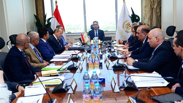 اجتماع موسع بوزارة التموين لمتابعة المخزون ومعدلات التوريد