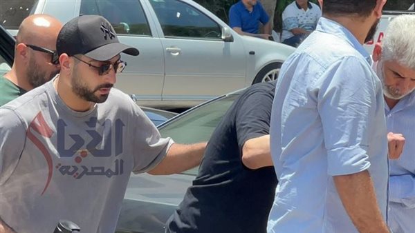 مصطفى كامل يقدم العزاء في وفاة نجل صلاح الشرنوبي