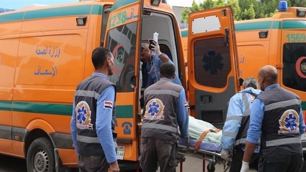 تسمم 45 عاملًا داخل مصنع بطاريات بمدينة السادات، ومطالب بفتح