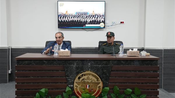 وزير الاتصالات يلتقي المتقدمين ويؤكد: الاستثمار في الكوادر ا
