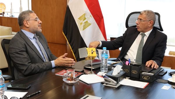 رئيس وكالة الفضاء يستقبل رئيس المركز القومي لبحوث المياه
