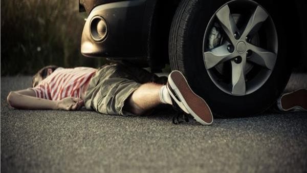 دهس طفلة بسيارة في الشرقية ومصرع آخر سقط من عقار
