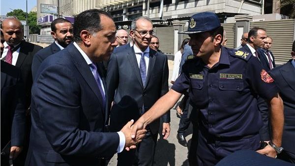 مدبولي يوجه الشكر لرجال الحماية المدنية