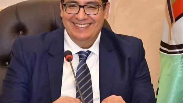 الدكتور محمد سامى رئيس جامعة القاهرة