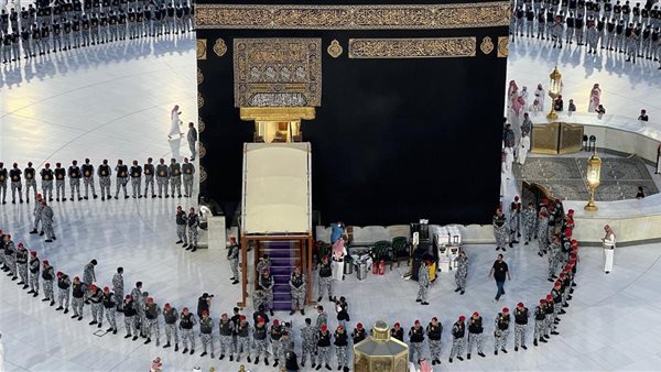 مراسم غسل الكعبة المشرفة بيت الله الحرام لعام 1446هـ (فيديو)