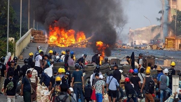 مقتل 23 شخصا منهم 4 أطفال عقب غارة جوية على دير في ميانمار 