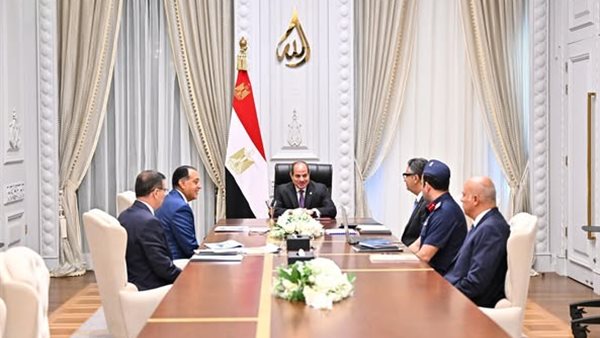 الرئيس السيسي يعقد اجتماع 