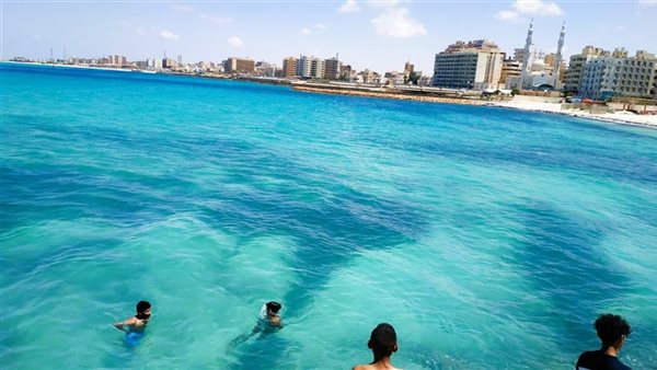 الأرصاد الجوية تحذر المصطافين على الشواطئ