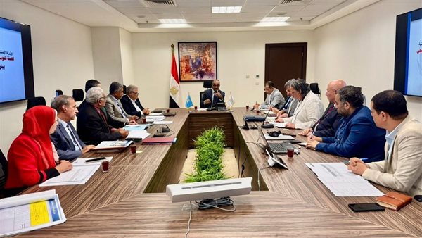 نائب وزير الإسكان: ضرورة تطبيق تعليمات الصحة المهنية بجميع ا