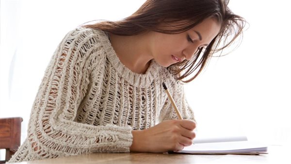 تفسير حلم الحصول على علامة غير جيدة في الامتحان للعزباء