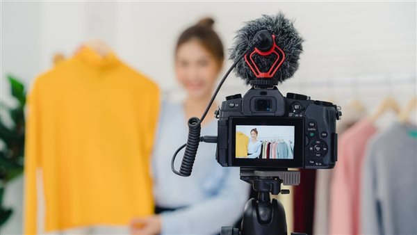 ظاهرة المؤثرون على مواقع التواصل والأنظمة الغذائية المميتة 