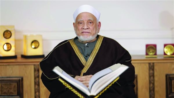 أمين عام هيئة كبار العلماء يطمئن على صحة الدكتور أحمد هاشم