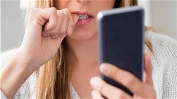 مكالمة مؤثرة لفتاة لتعلقها بشاب لمدة 8 سنوات