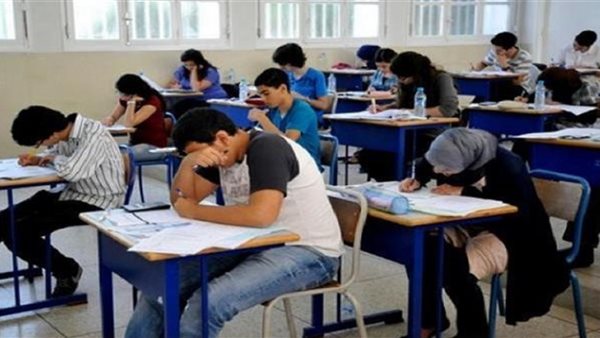 موعد تسليم شهادات الثانوية العامة 2025 في المدارس