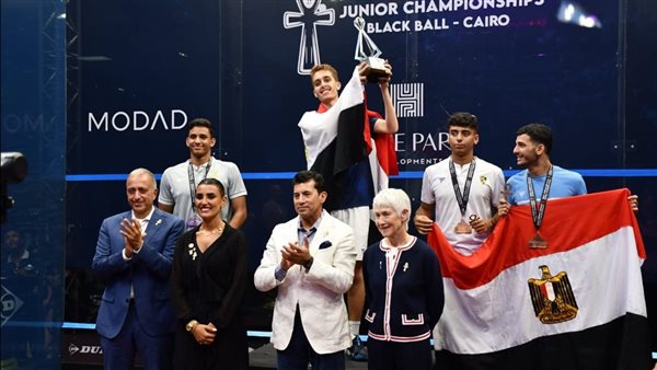 وزير الرياضة في ببطولة العالم للناشئين للاسكواش