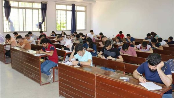 الكليات والمعاهد التي تقبل مجموع 50%
