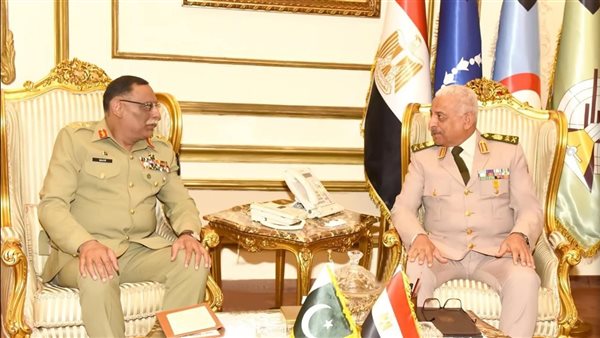 وزير الدفاع يلتقي رئيس هيئة الأركان المشتركة الباكستانية
