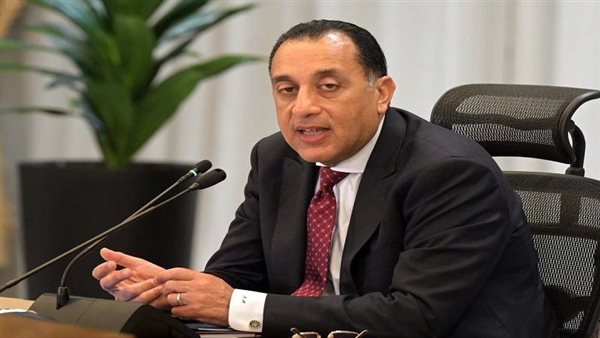 قرار حكومي بشأن الإعارات والإجازات للعمل بالخارج للعاملين بش