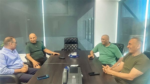 جهاز المنتخب يجتمع بمصطفى عزام