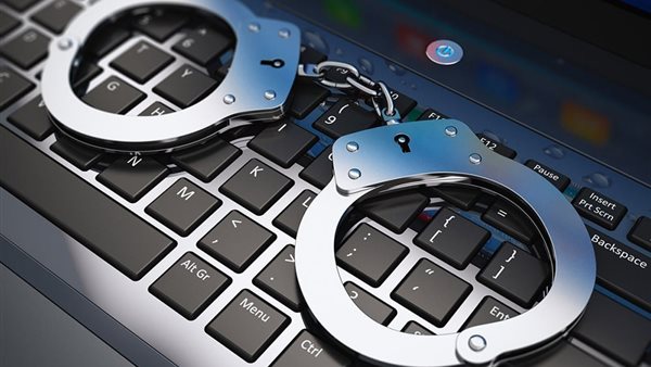 طريقة الإبلاغ عن السب والقذف على فيسبوك