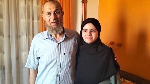 الأولى على الثانوية العامة، سمية السيد تتعرض لحادثووالدها يخ