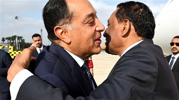 رئيس الوزراء يستقبل نظيره السوداني بمطار القاهرة الدولي (بال
