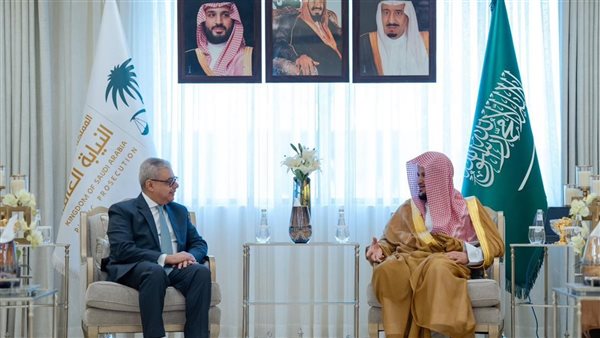 السفير المصري يلتقي بالنائب العام السعودي