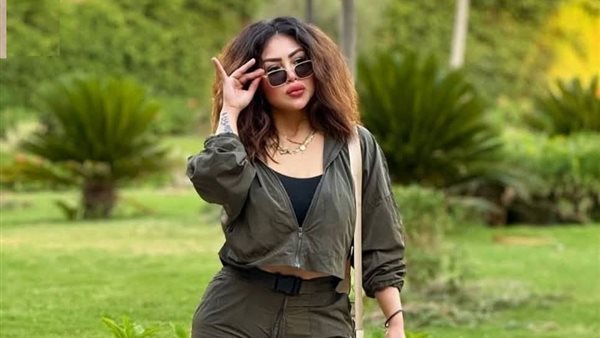 البلوجر صاحبة حساب لوليتا