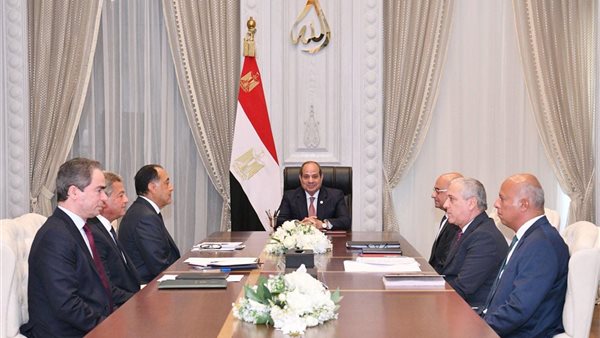الرئيس عبد الفتاح السيسي يجتمع برئيس الوزراء