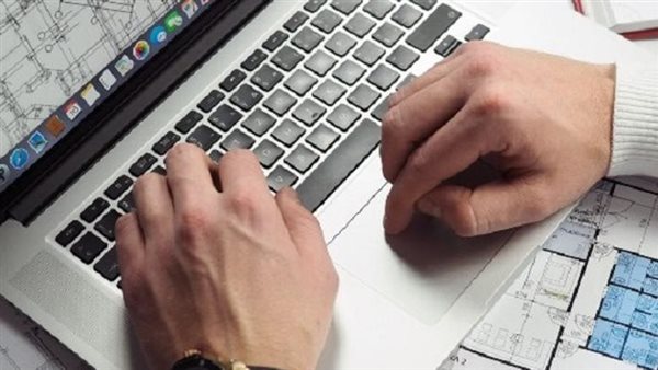 ما هي المنح المتاحة حاليًا من وزارة الاتصالات وتكنولوجيا الم