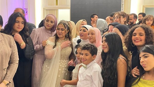  ميار الببلاوي تحتفل بخطوبة نجلها وتشكر زوجها