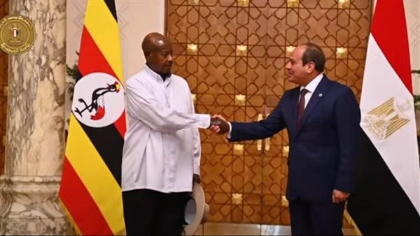 السيسي يشارك في افتتاح جلسة منتدى رجال الأعمال المصري الأوغن
