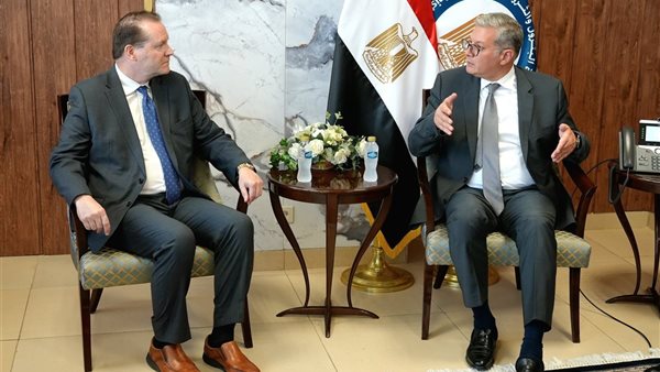 اجتماع وزير البترول مع "أنرجوس"