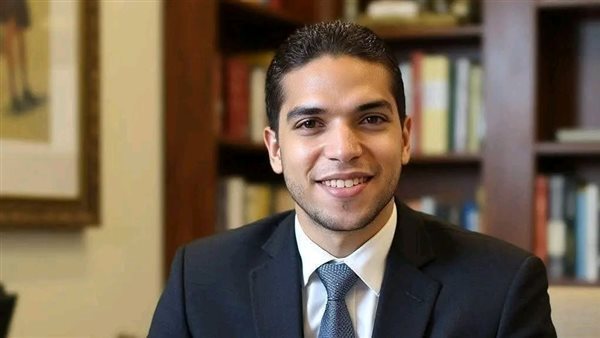 مصمم إعلان المتحف المصري الكبير