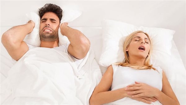 هل تشخرين وأنت نائمة؟ علاقة قلة النوم والإصابة بمرض السكر