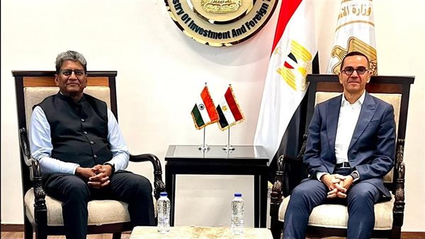 وزير الاستثمار يلتقي السفير الهندي بالقاهرة: شراكات اقتصادية