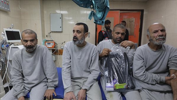 إسرائيل تفرج عن 10 أسرى فلسطينيين