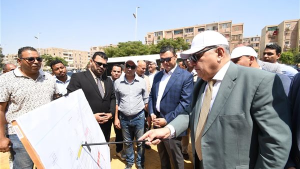 وزير الإسكان يتفقد مشروع السوق الحضارية